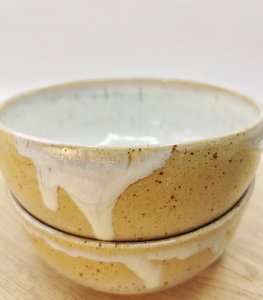 Keramik Schale aus gepunktetem Ton